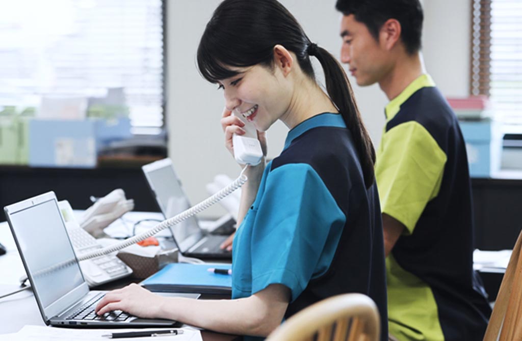 介護施設 クレーム対応の負担減 + スタッフの離職防止
